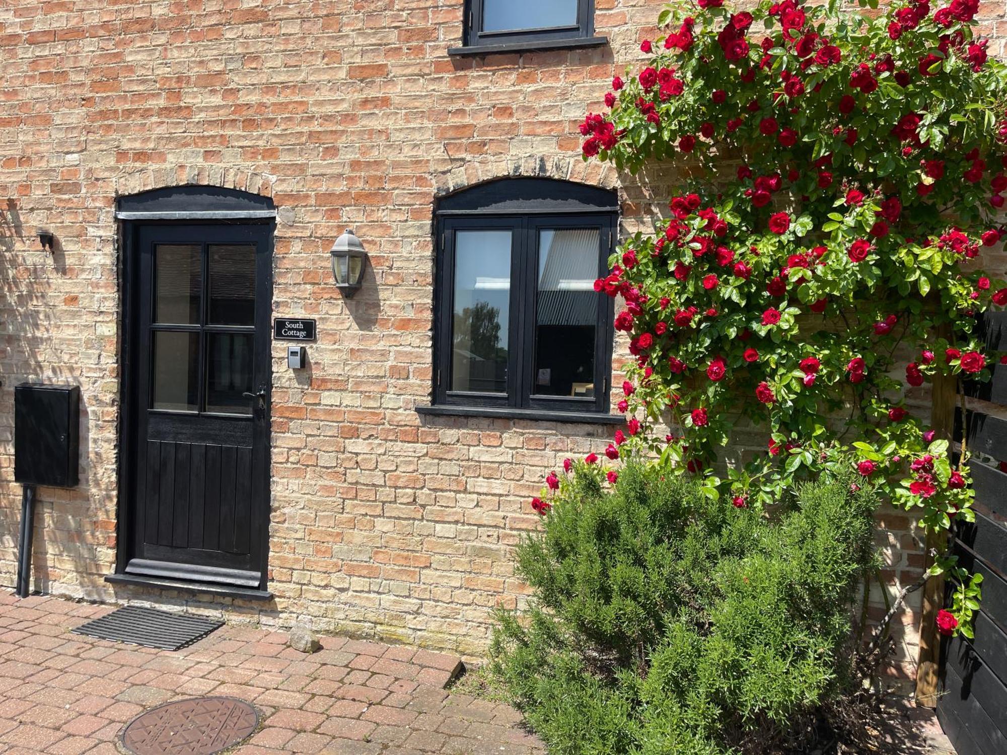 Pretty In Charming Peaceful Village - Easy Commute To - Homehost * Cambridge