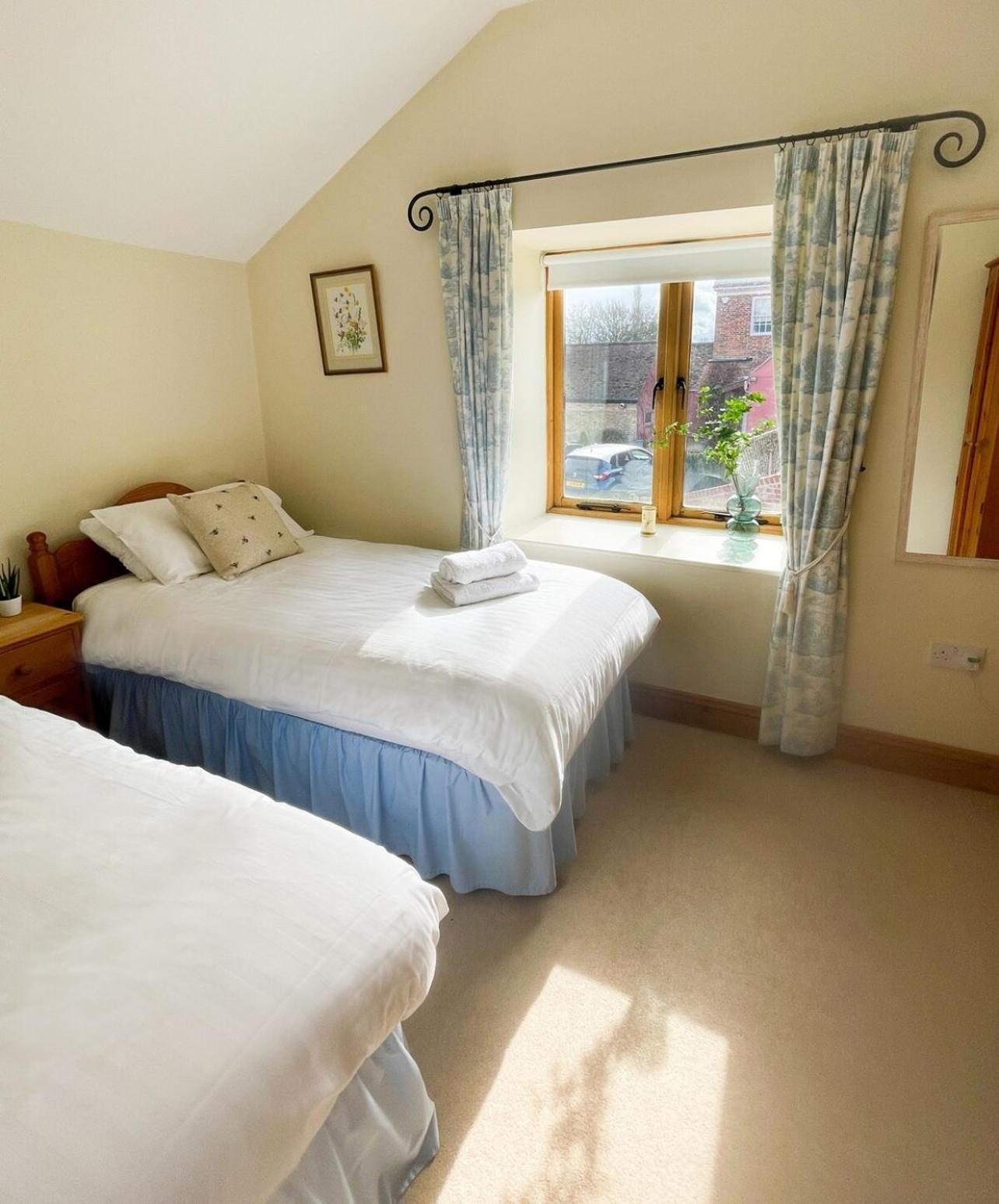 Ferienhaus Pretty In Charming Peaceful Village - Easy Commute To - Homehost *