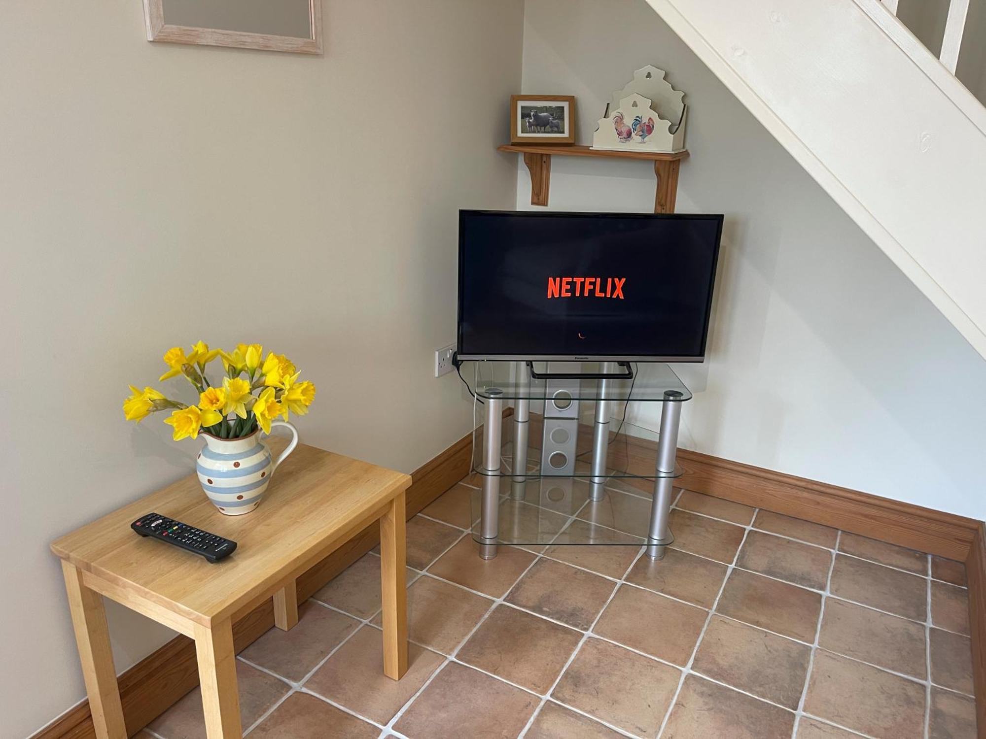 Pretty In Charming Peaceful Village - Easy Commute To - Homehost Ferienhaus