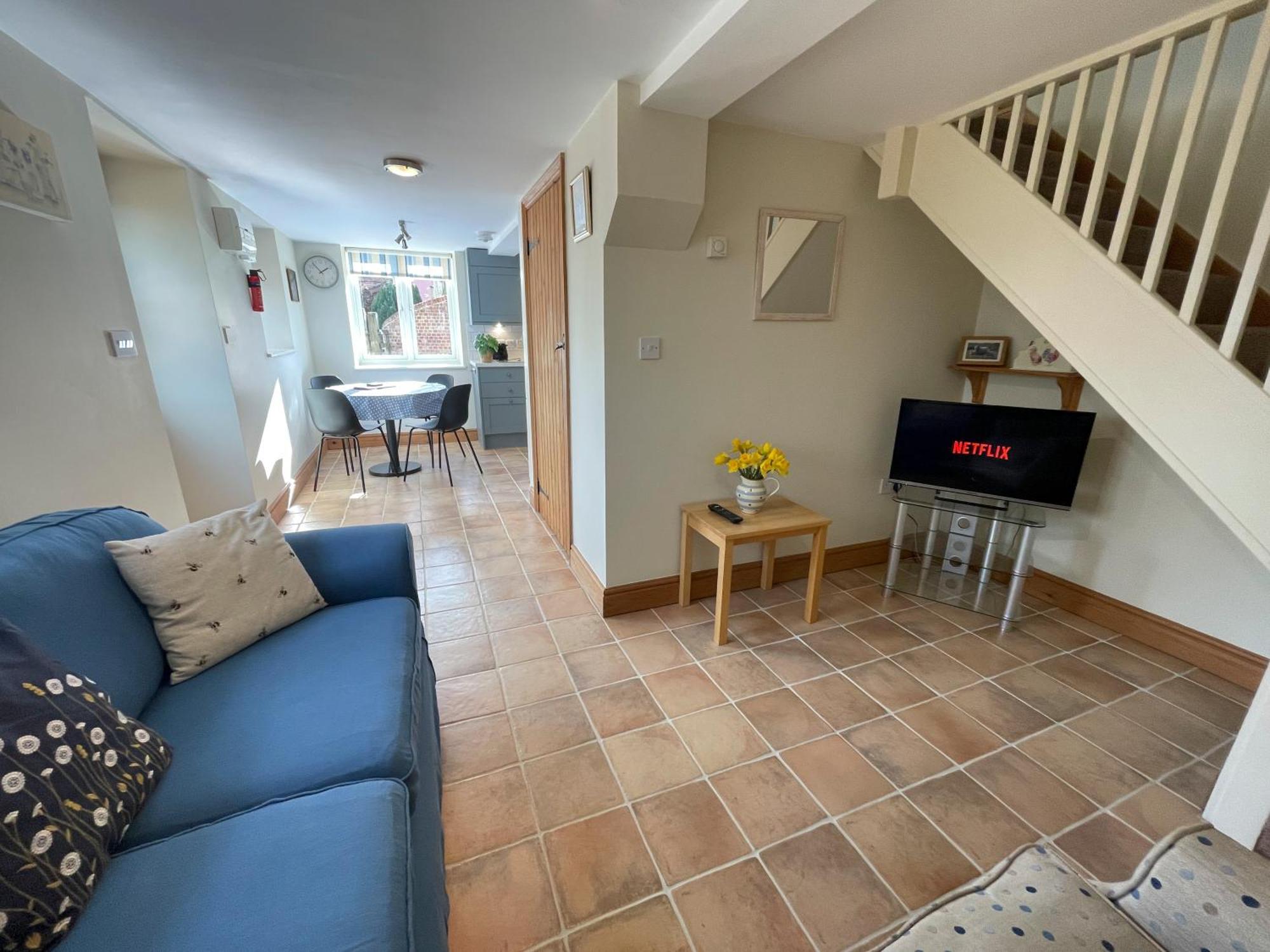 Pretty In Charming Peaceful Village - Easy Commute To - Homehost *